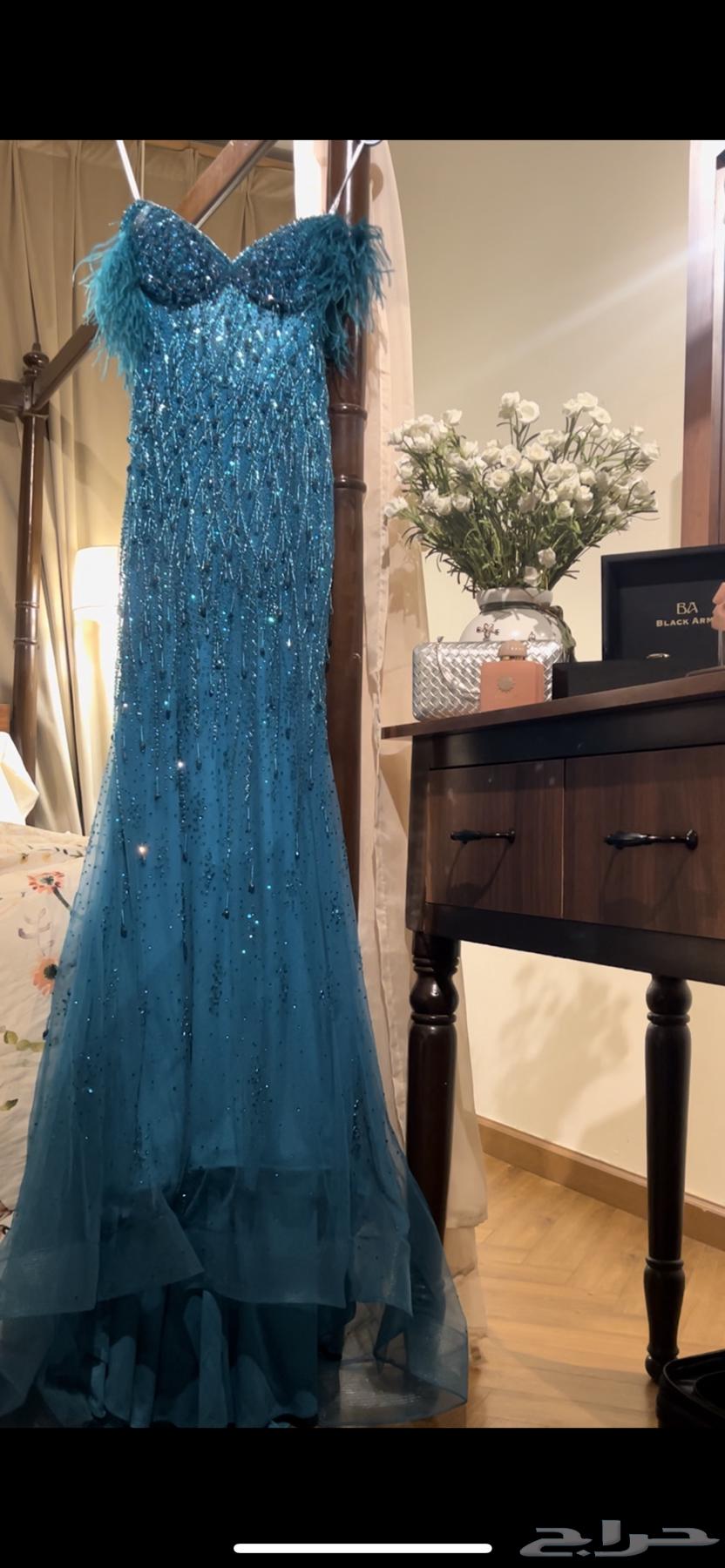 فستان من بوتيك دار ريم انلبس مره وحده فقط _ مقاسه سمول _64416571177858111