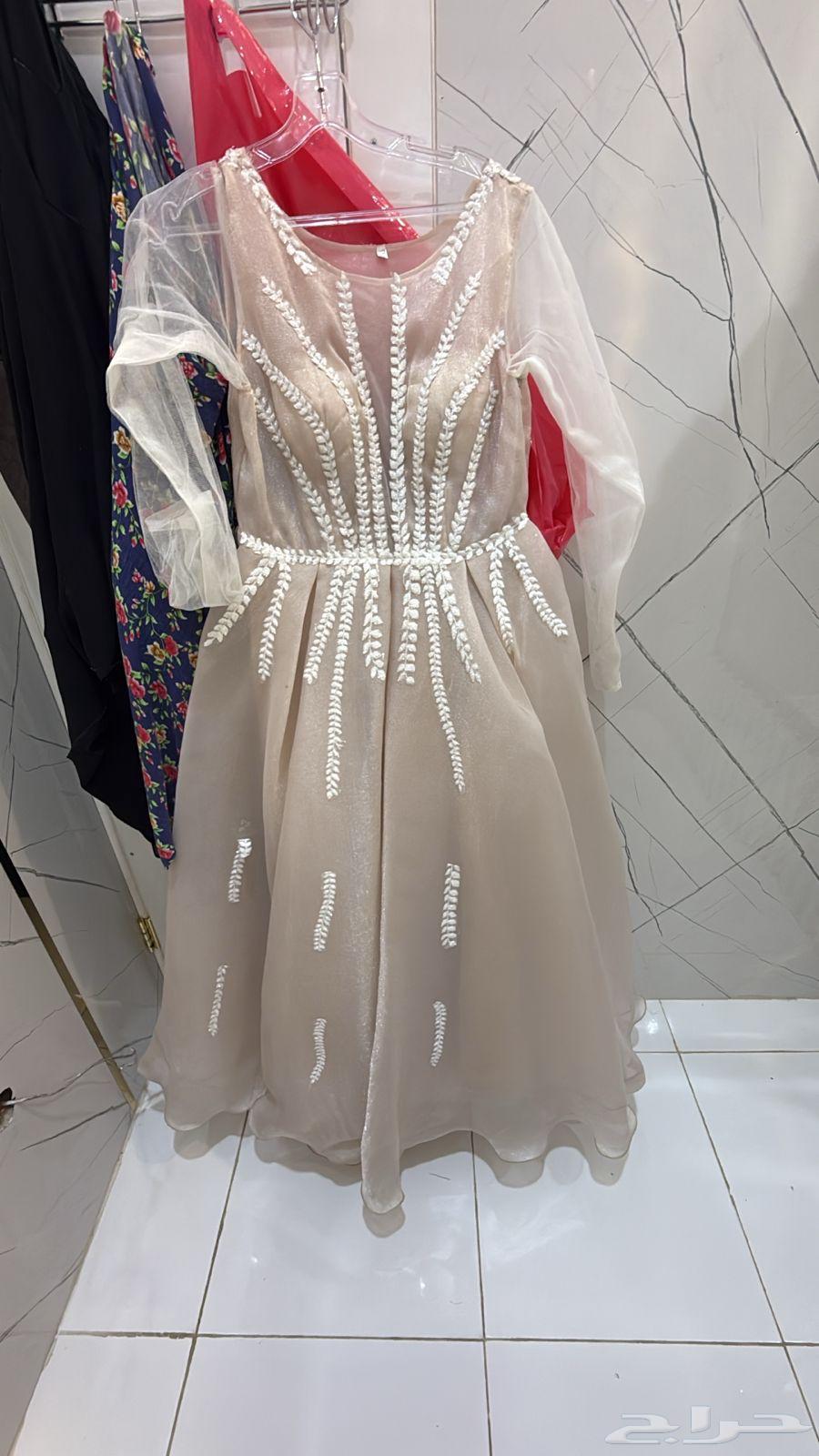 فستان للبيع 400ريال64412428016514110