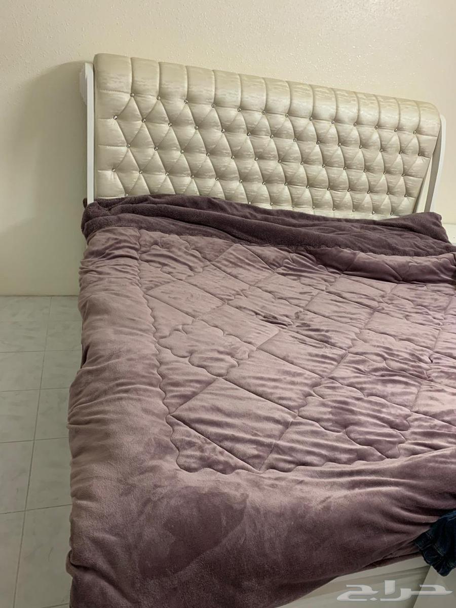 اثاث للبيع غرفة نوم وكنب صاله حرف L وطاولة طعام مع 6 كراسي64415585795457111