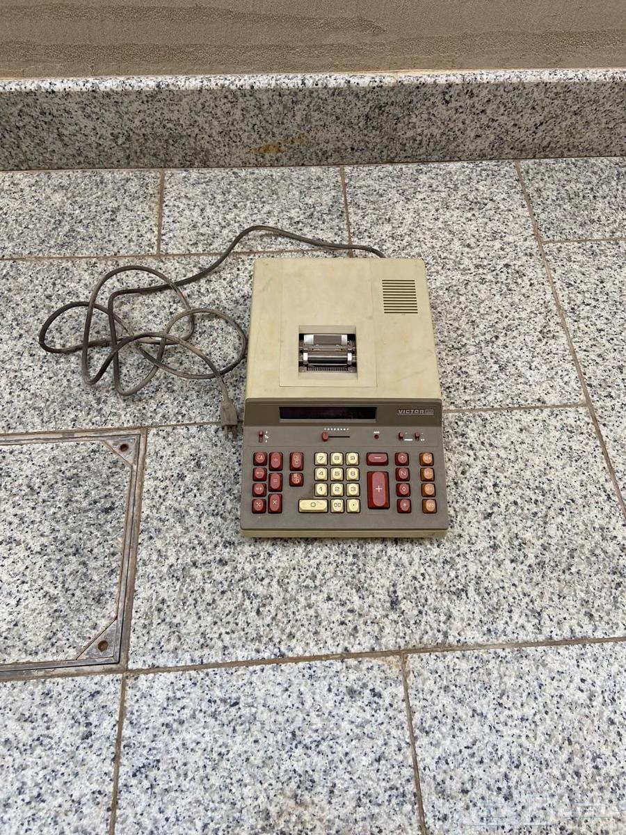 Old computer screen heritage64416161232387110