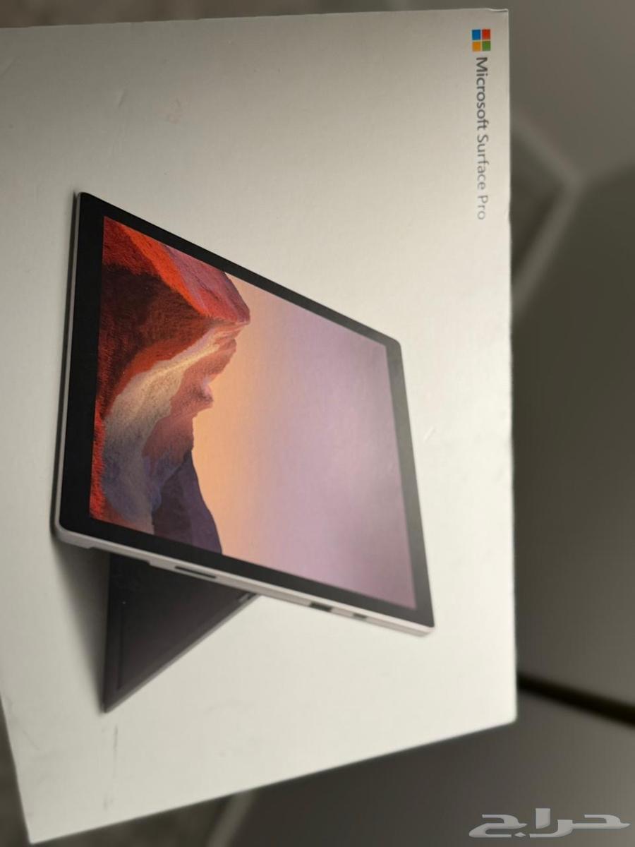 Microsoft Surface Pro 764414739827714112