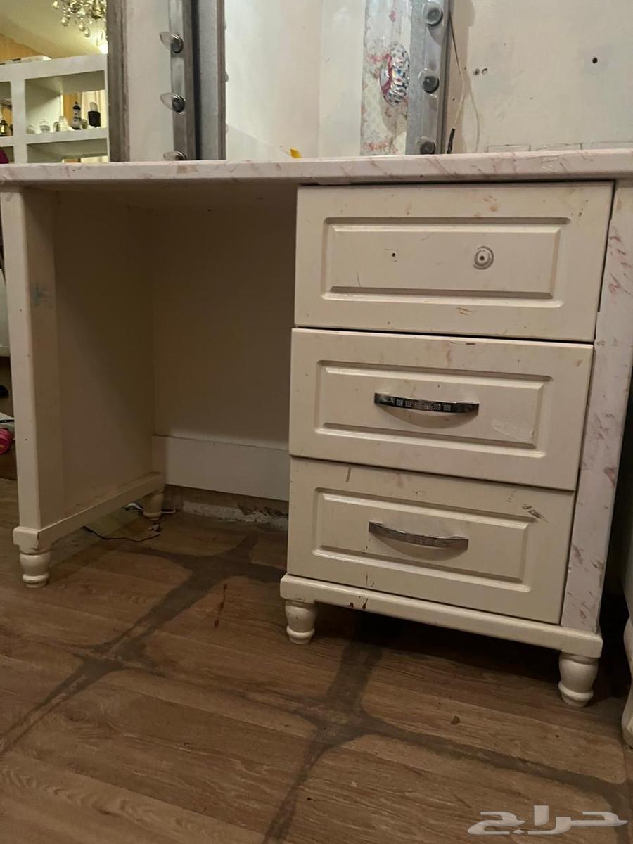 رف دولاب ومكتبه64415692788483110