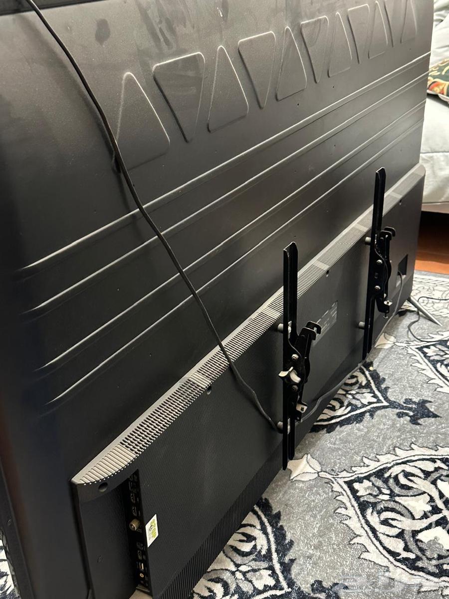 شاشه 65بوصه للبيع على سومه نظيفه جدا64415101227266112