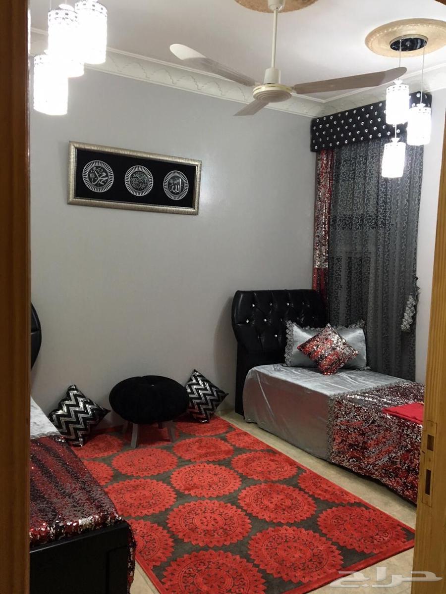 طاولة خدمه حبتين وسجاده جديده للبيع64415760142850113