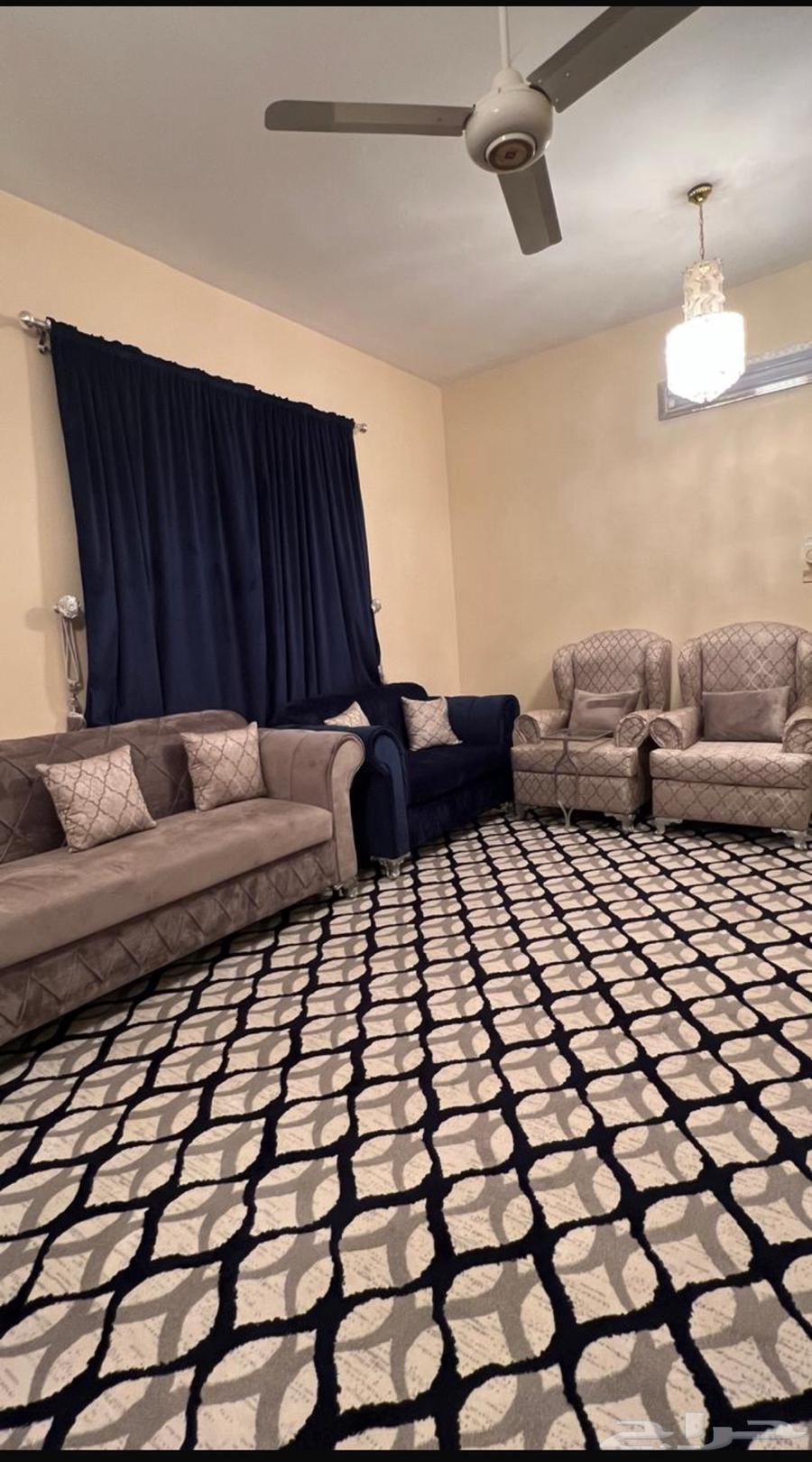 كنب استخدام نظيف السعر ب 1700 مع الستاير64423183020161111