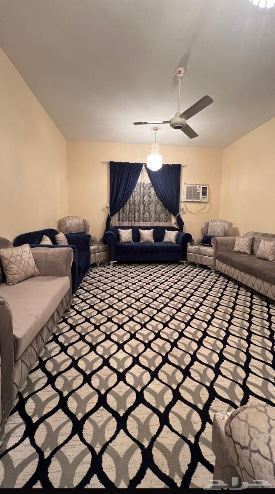 كنب استخدام نظيف السعر ب 1700 مع الستاير64423183020161110