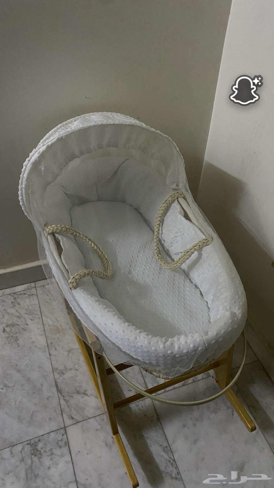 عربيه وسرير رضيعه مستعمل بسيط64420377721345113
