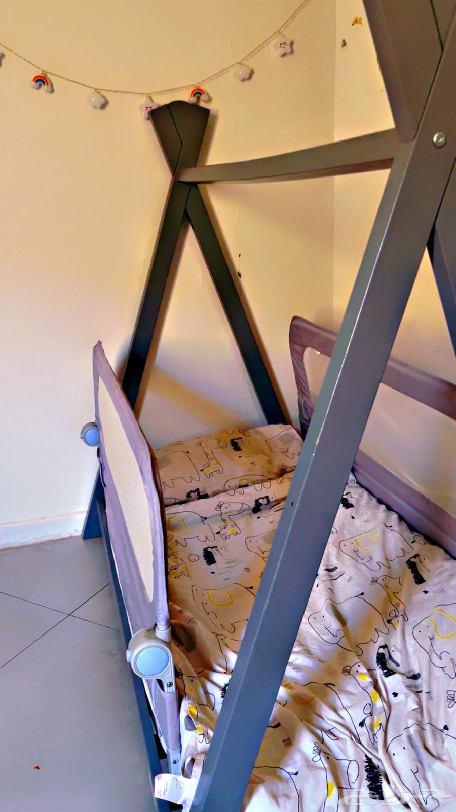 حاجز سرير اطفال من الجهتين شبه جديد64423368427906110