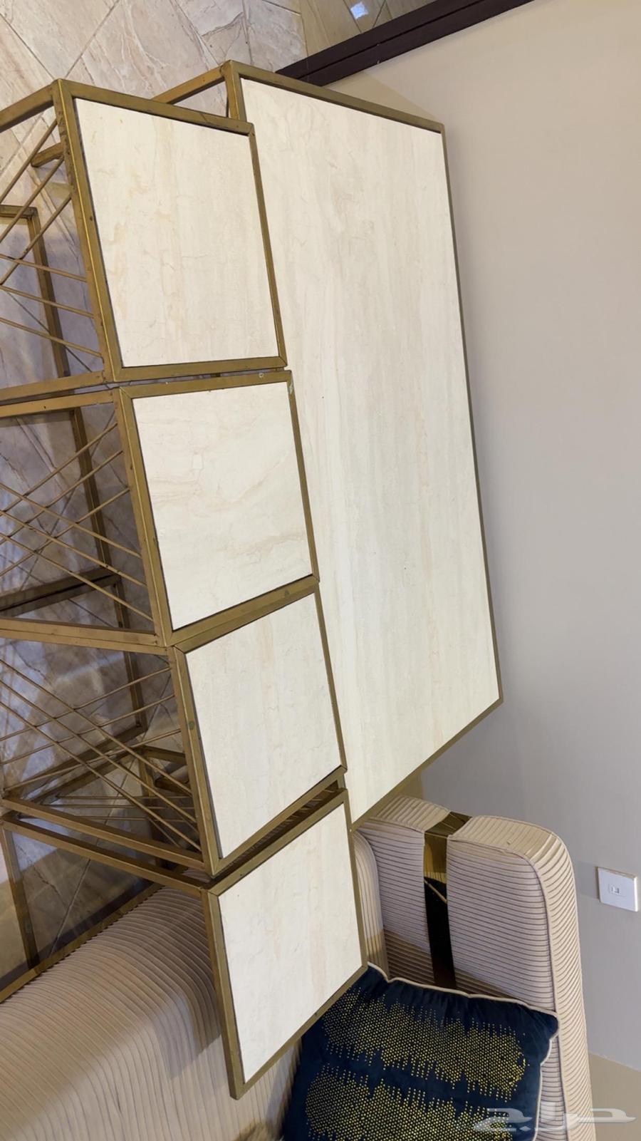 طاوله للبيع64420621017858113