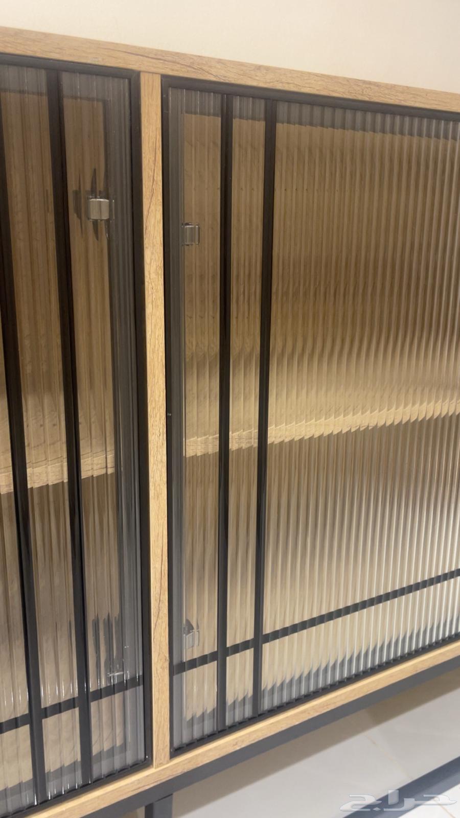 طاولة بوفيه شبه جديده64420526292226112