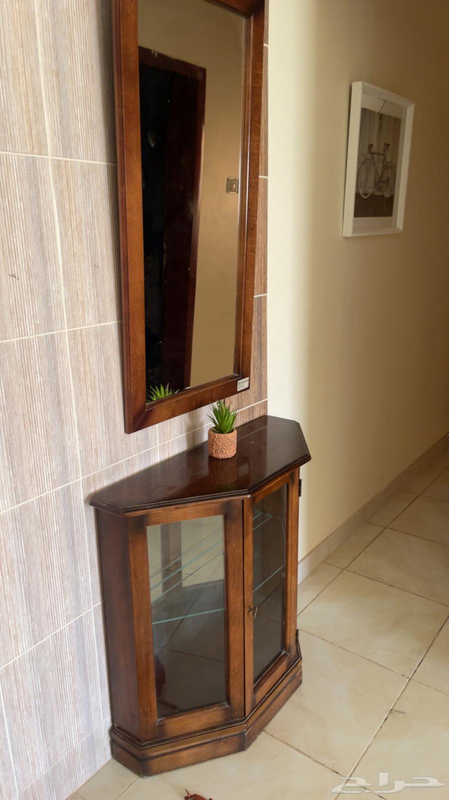 دولاب مع مرايه نظيف جد ا اخو الجديد ارفف قزاز من الداخل64422944217859111