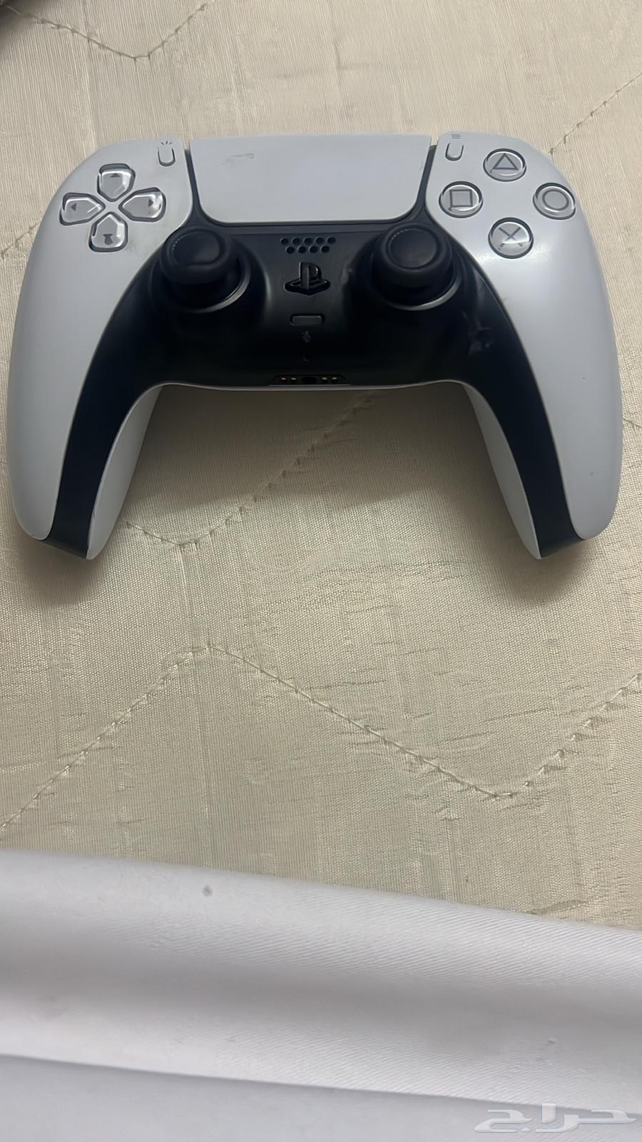 Sony controller for sale, cheap, for your information it's broken but fixable64425623680001111