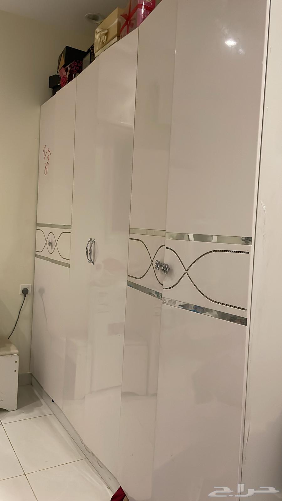 Bedroom with its accessories, sofa, accessory cabinet, and some items64423435422594110