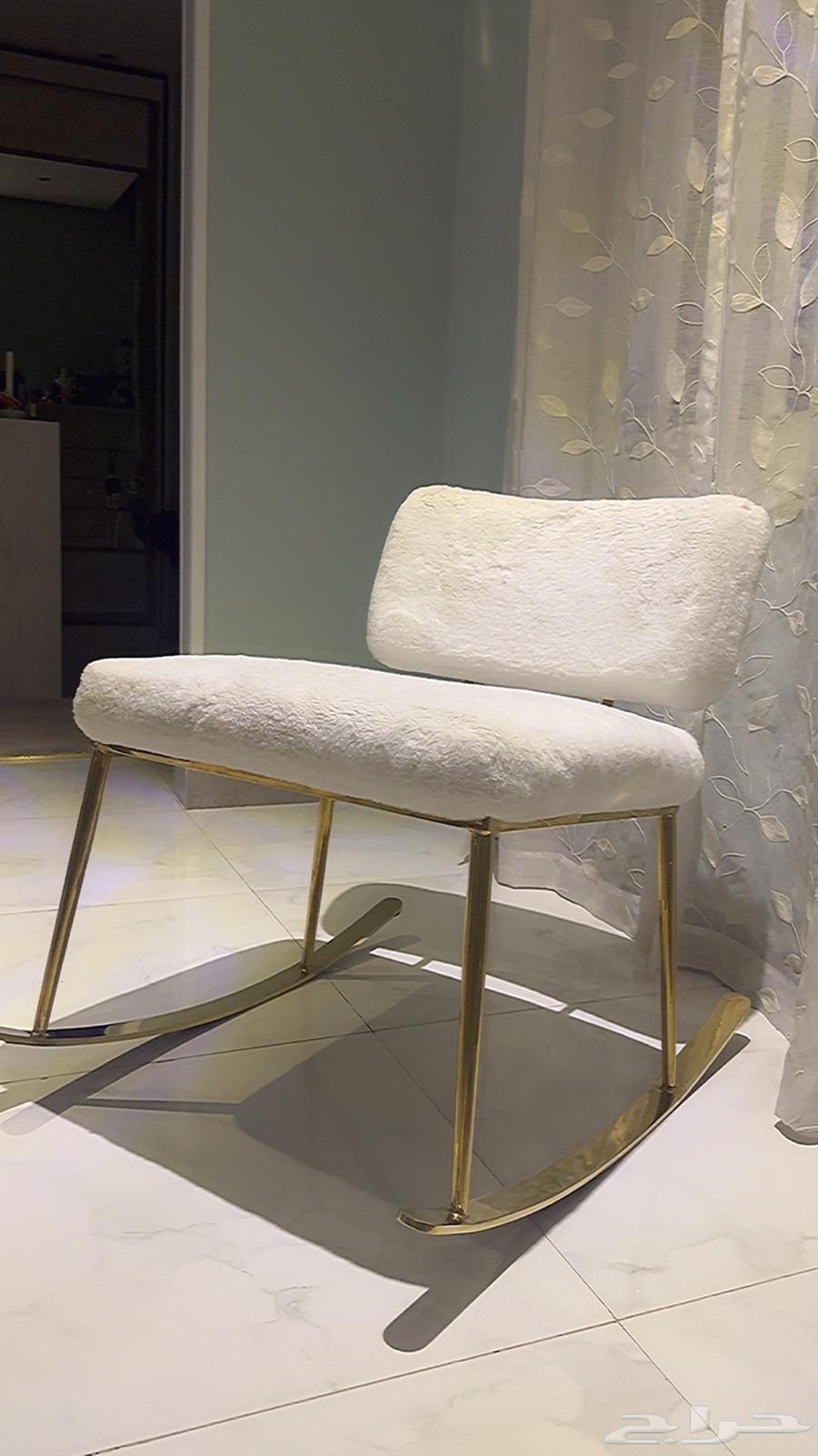 كرسي هزاز مرتب ونظيف جدا64420202914561110