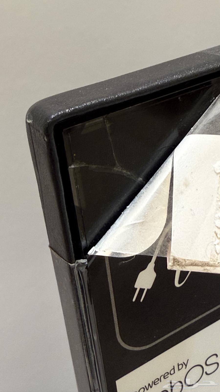 شاشه 70 بوصة (( مكسوره )) .64425824448129112