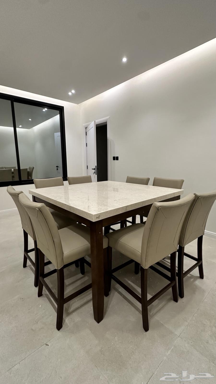 Dining table64425878594817111