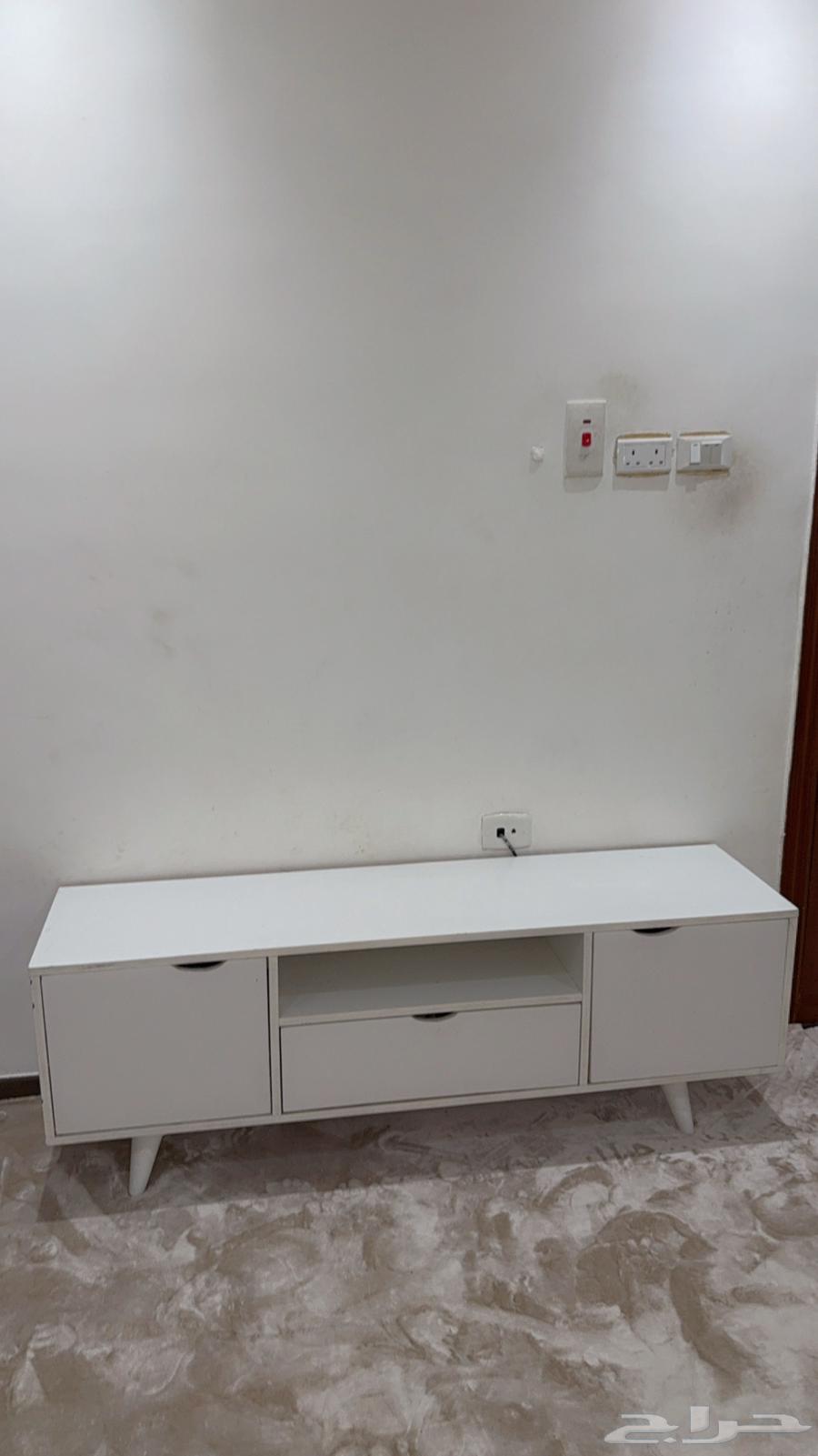 طاولة شاشه64425690579201110