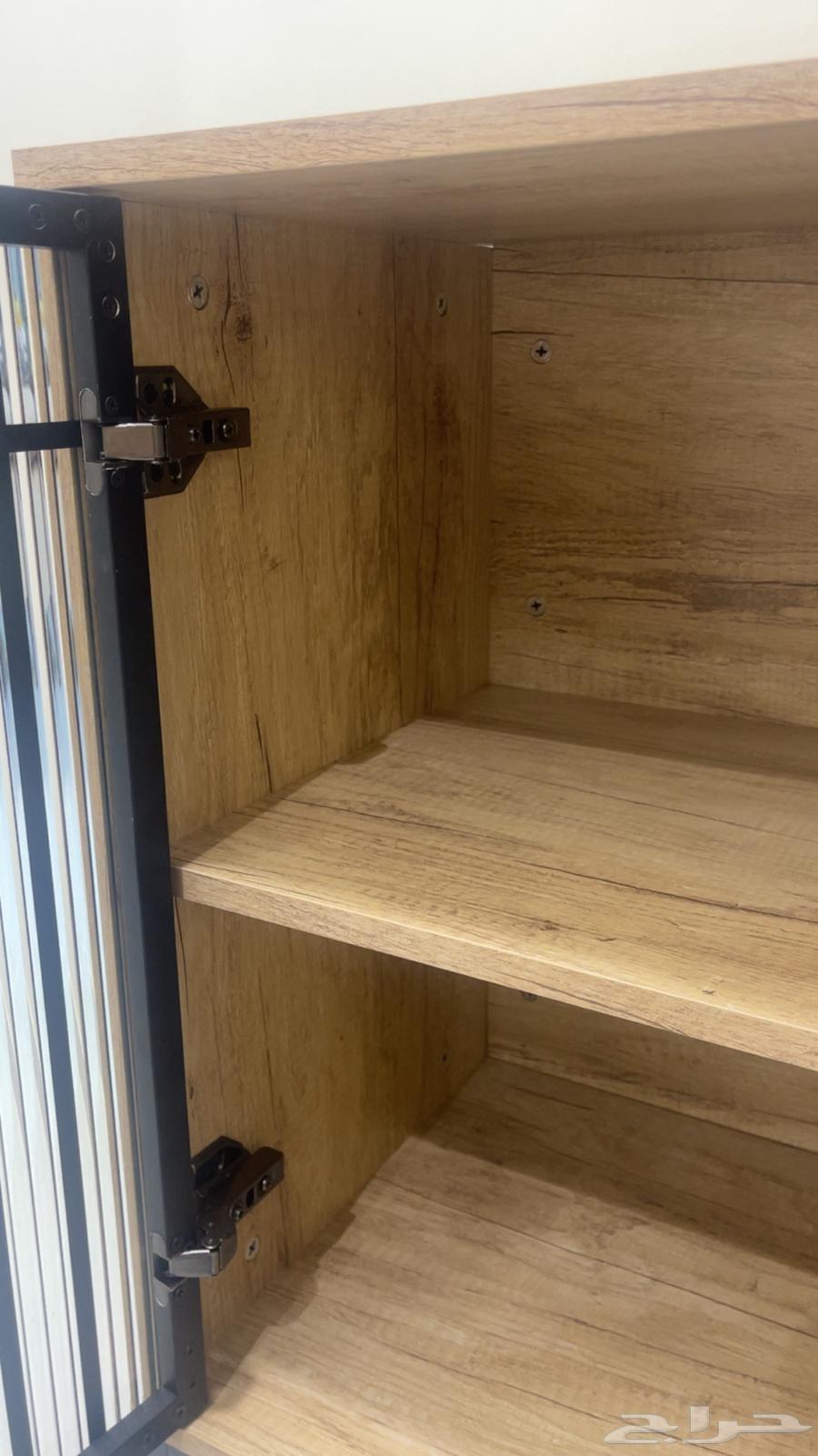 طاولة بوفيه شبه جديده64420526292226114