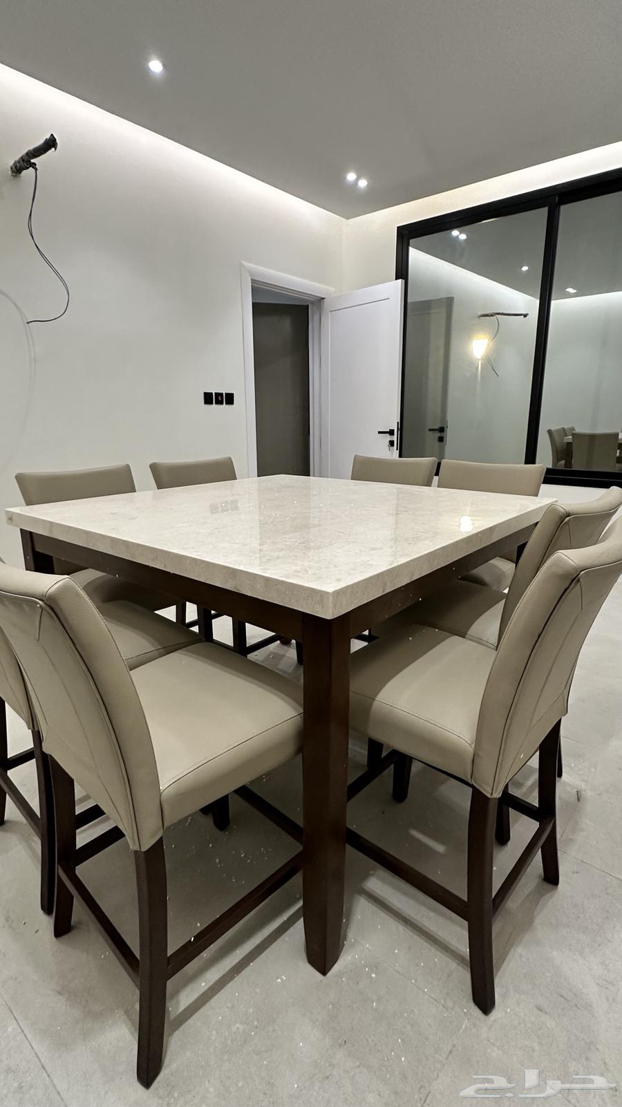 Dining table64425878594817112