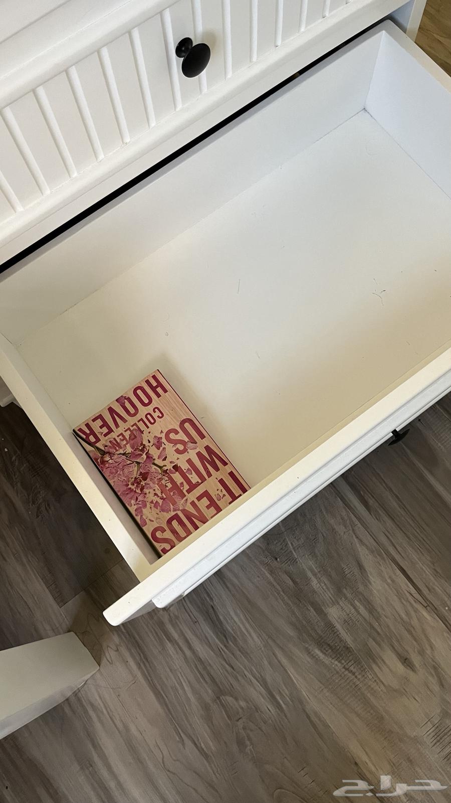 Modern style dressing table with chair for sale64416597420673112