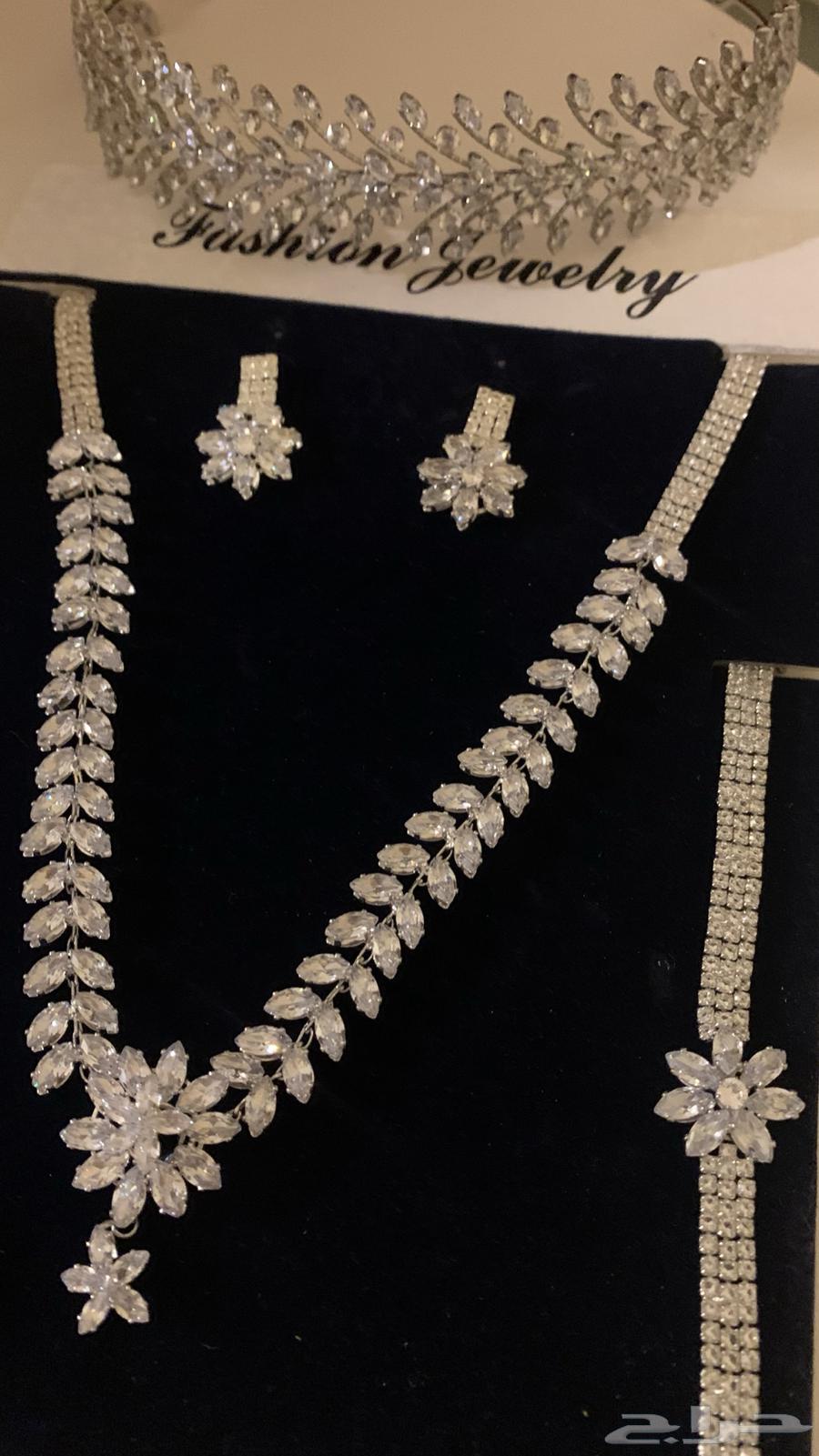 طقم كامل جديد.64424549111682112