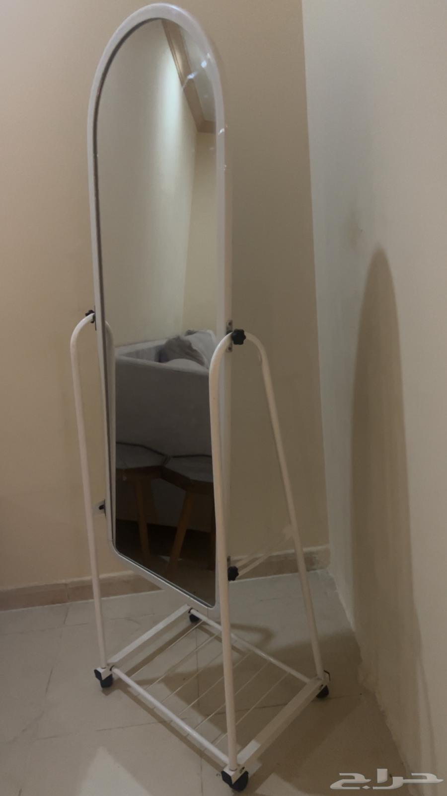 مرايا مرآة اشتريت قبل سنه ب99 من العرض وببيع ب7064422191664899111