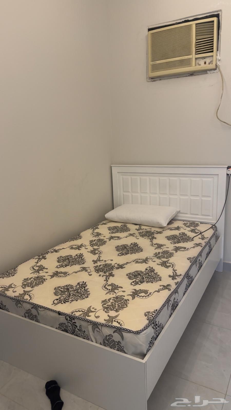 Single and a half bed for 350 SAR, no issues64424252943873110