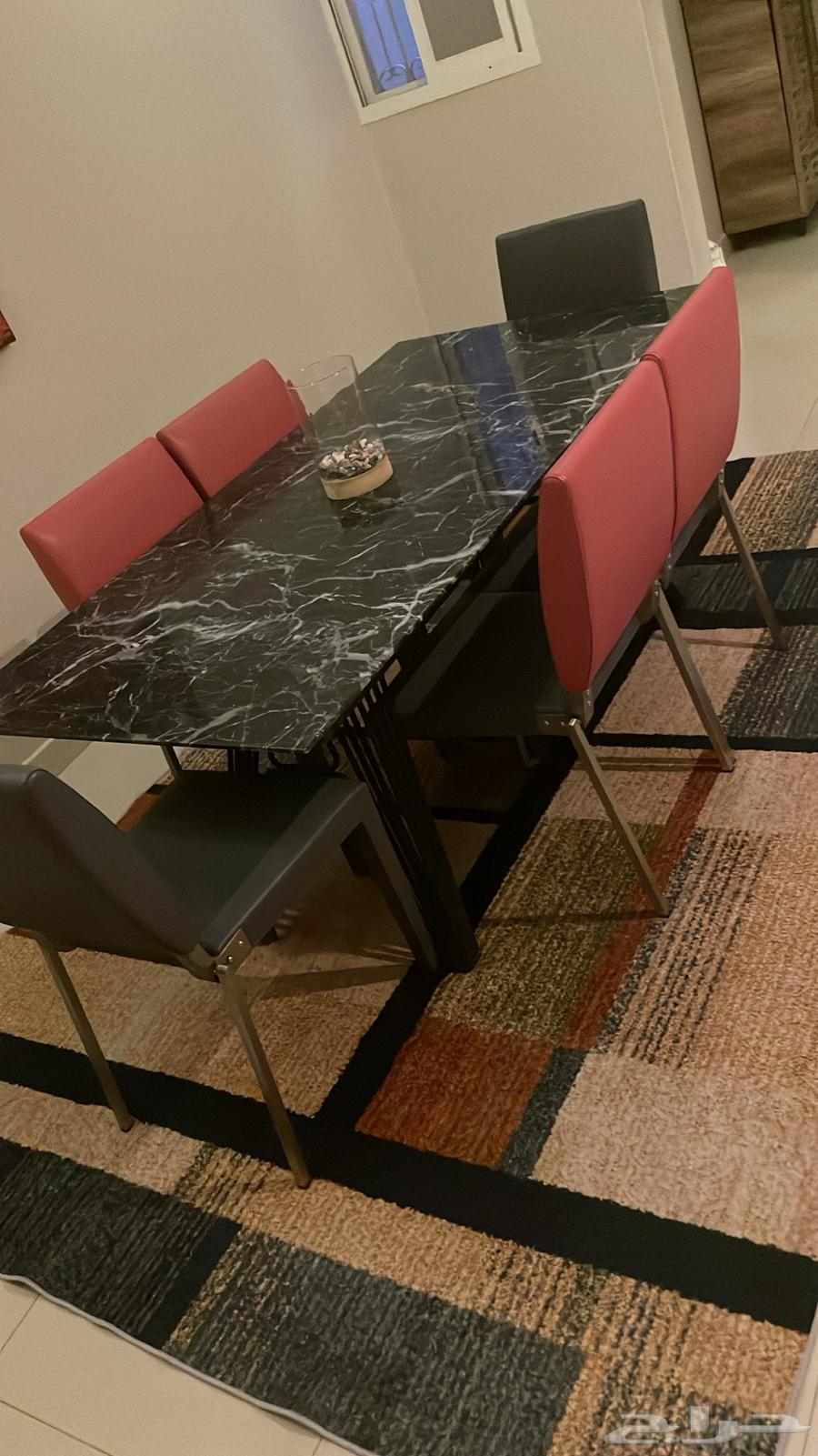 Dining table with little use64421228696323110