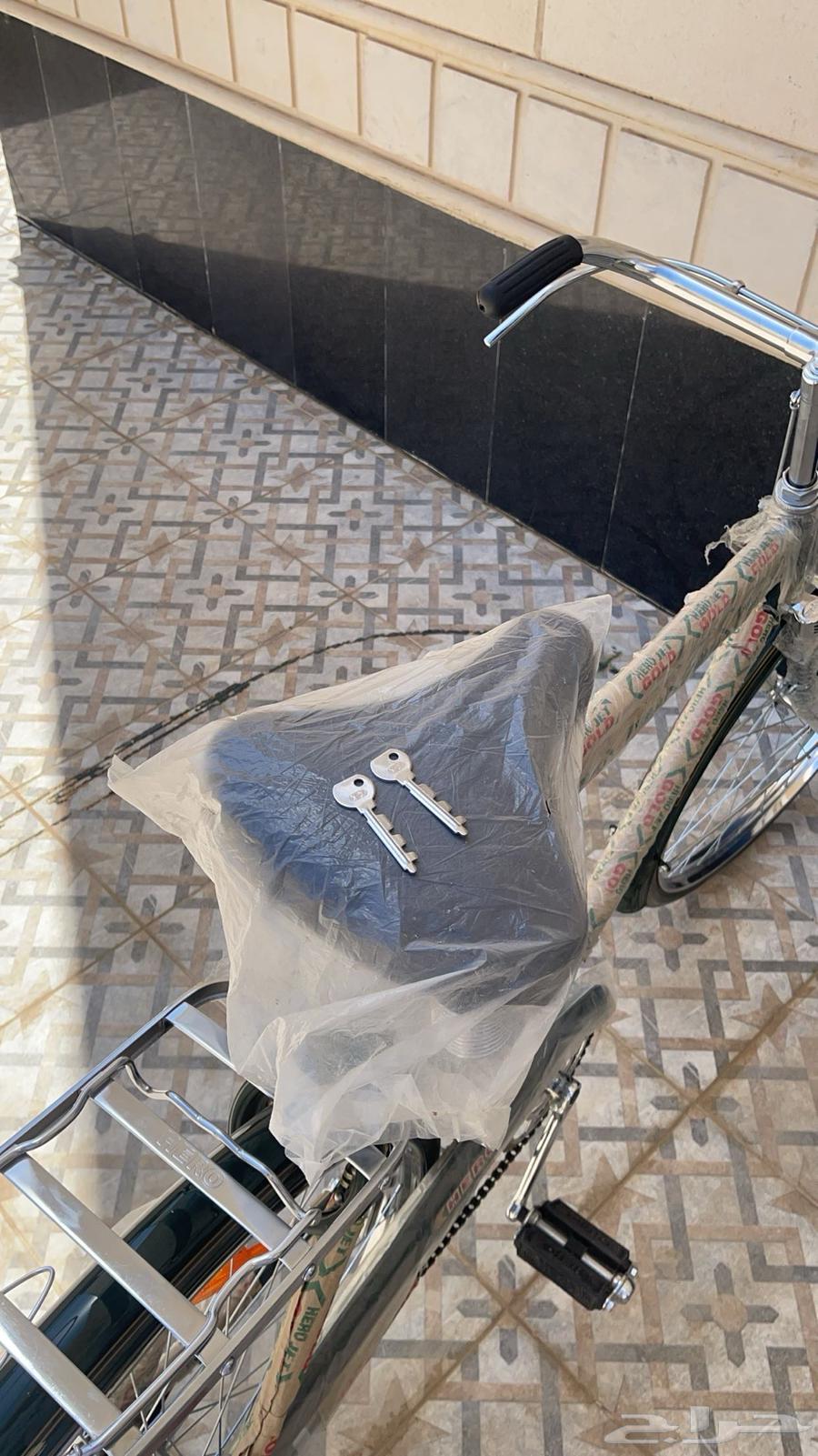 New Pakistani bicycle, one part missing64581319618178111