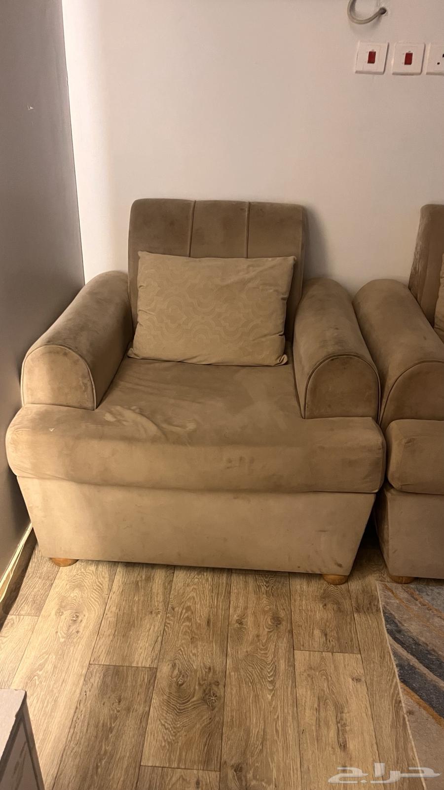 Sofa in excellent condition64423556210691110