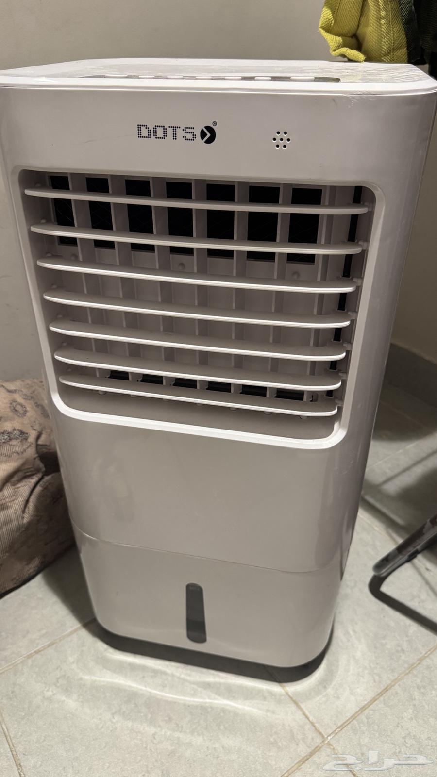 مكتبة تلفزيون معلق جديد مااستخدمتها أبدا ومكيف جديد للبيع64419522531075112