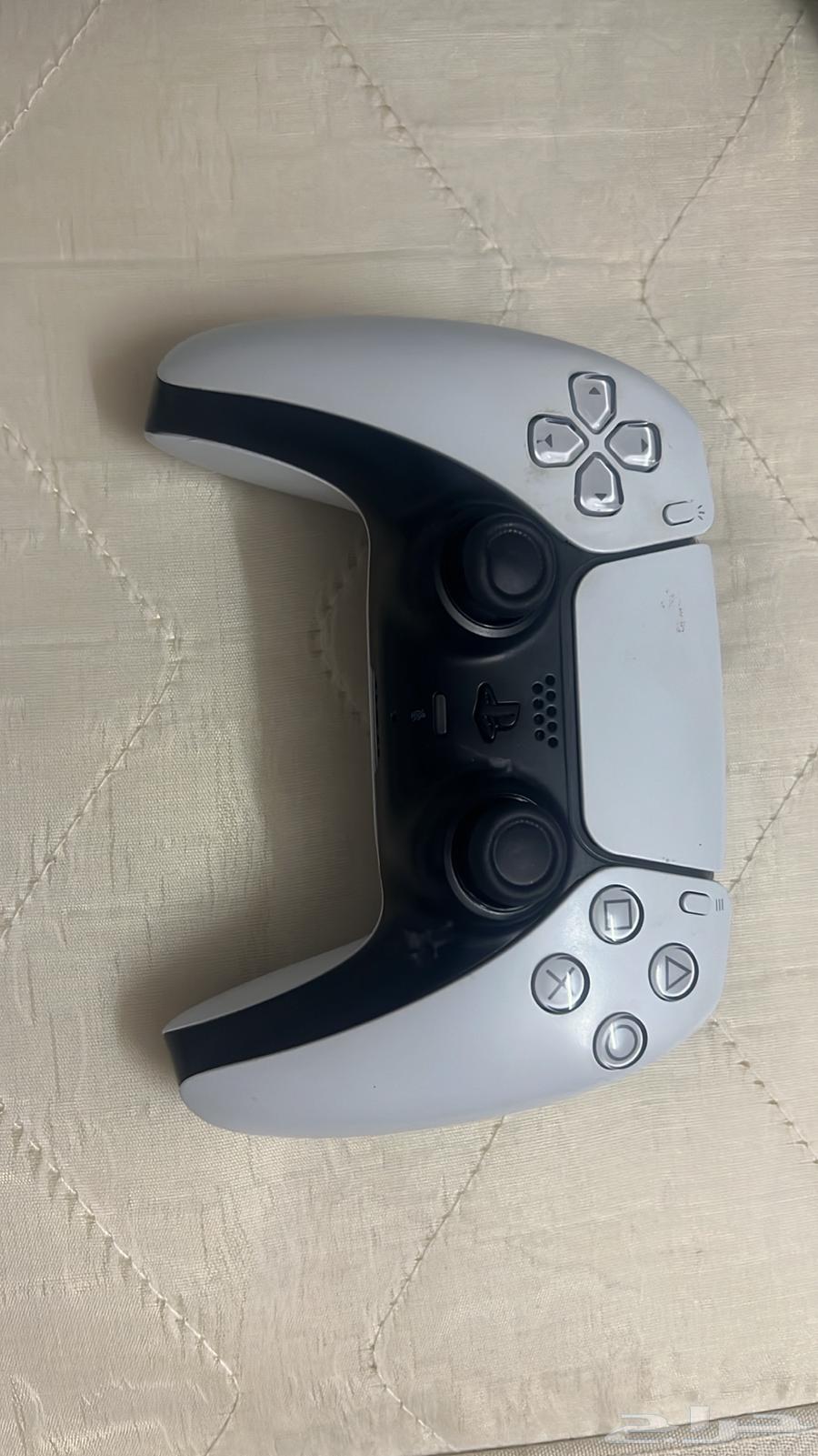 Sony controller for sale, cheap, for your information it's broken but fixable64425623680001110