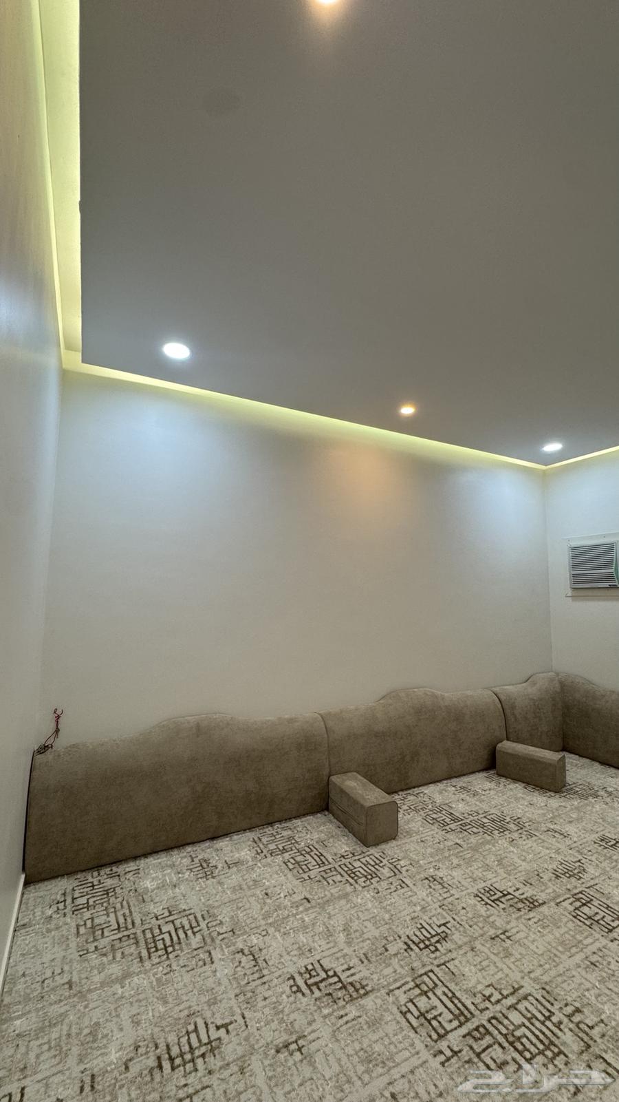 Council and curtain64433686574978112