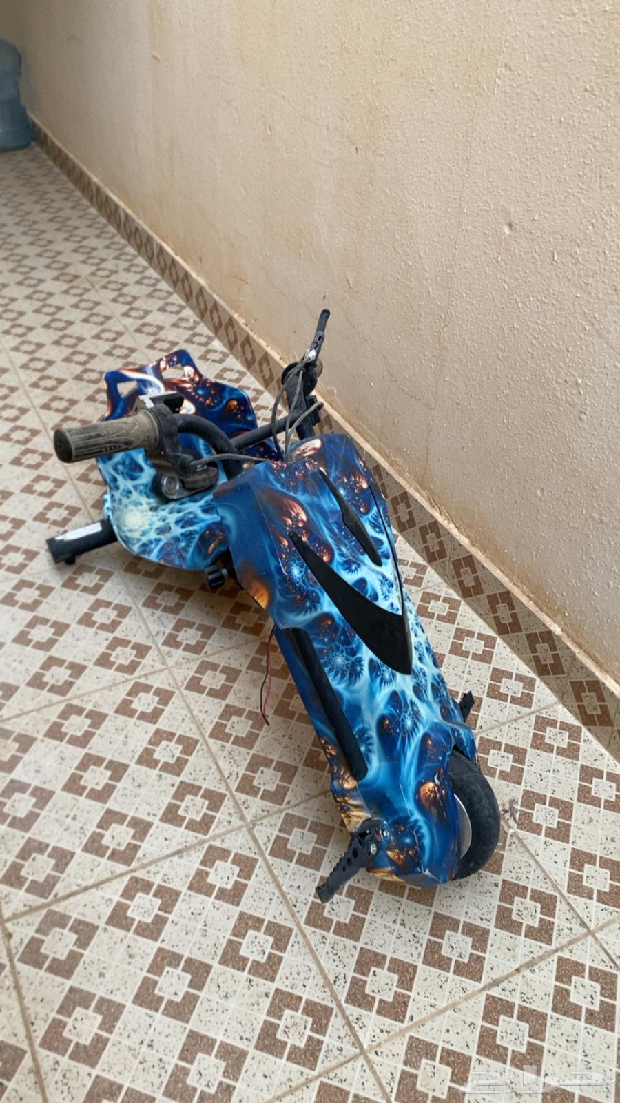 2 سياكل وسكوتر للبيع64424638381443110