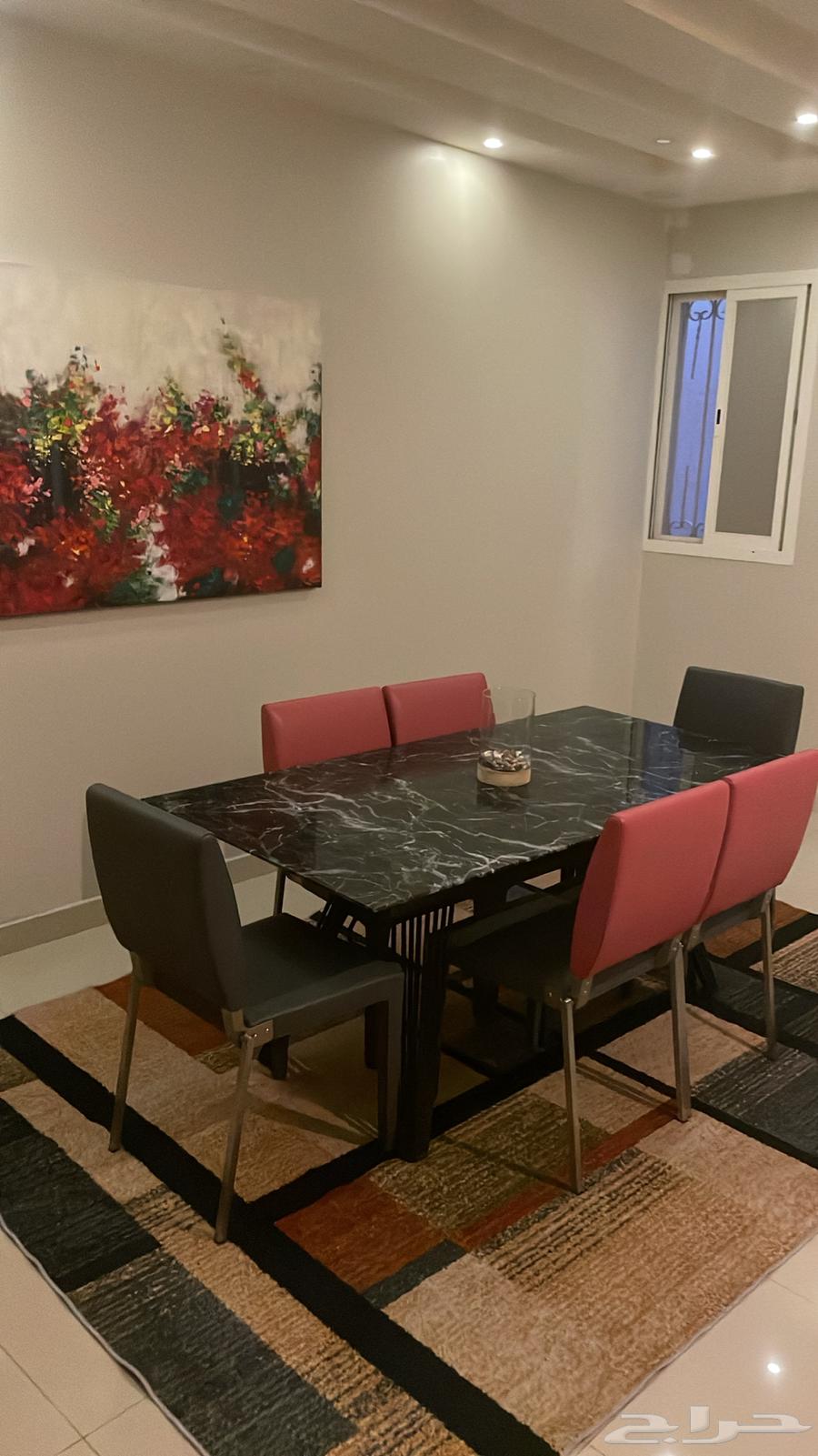 Dining table with little use64421228696323111