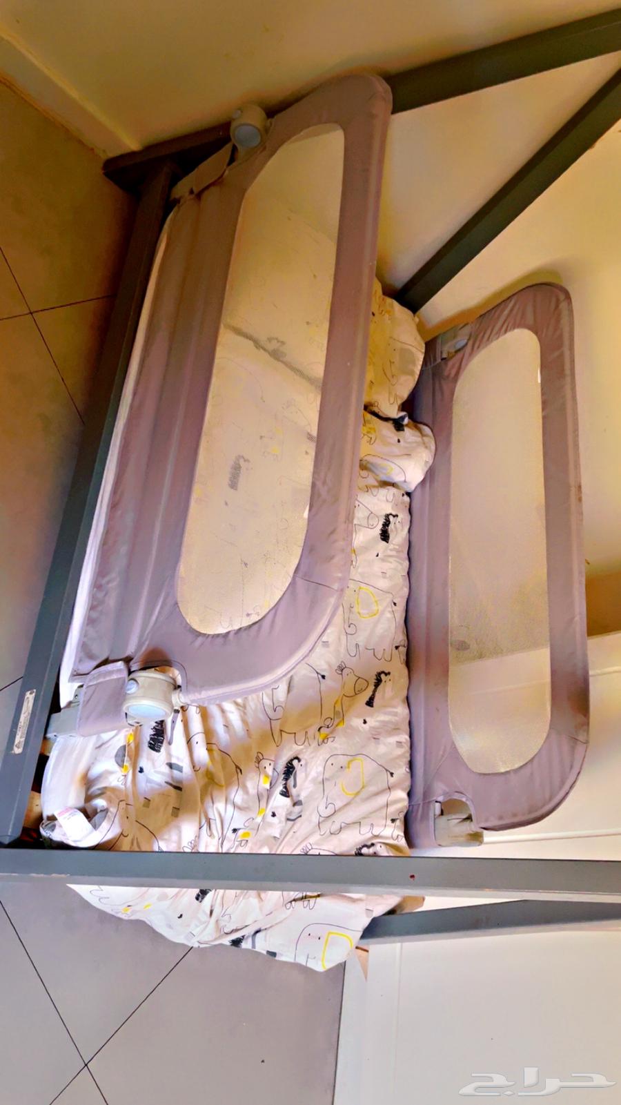 حاجز سرير اطفال من الجهتين شبه جديد64423368427906111