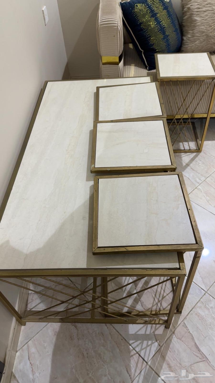 طاوله للبيع64420621017858110