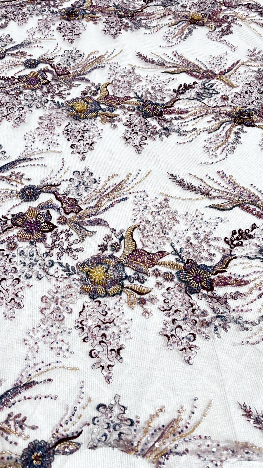 Beige dress, never used, kept as a backup for an occasion, queen-sized or oversized64419811160321110