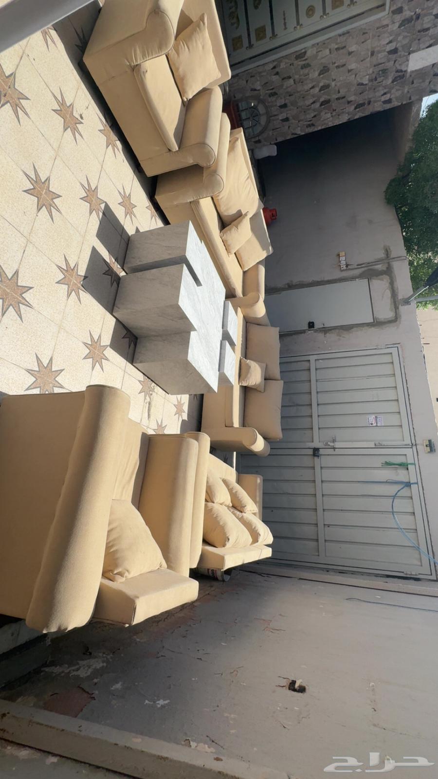 Clean sofa with table64422219050243110