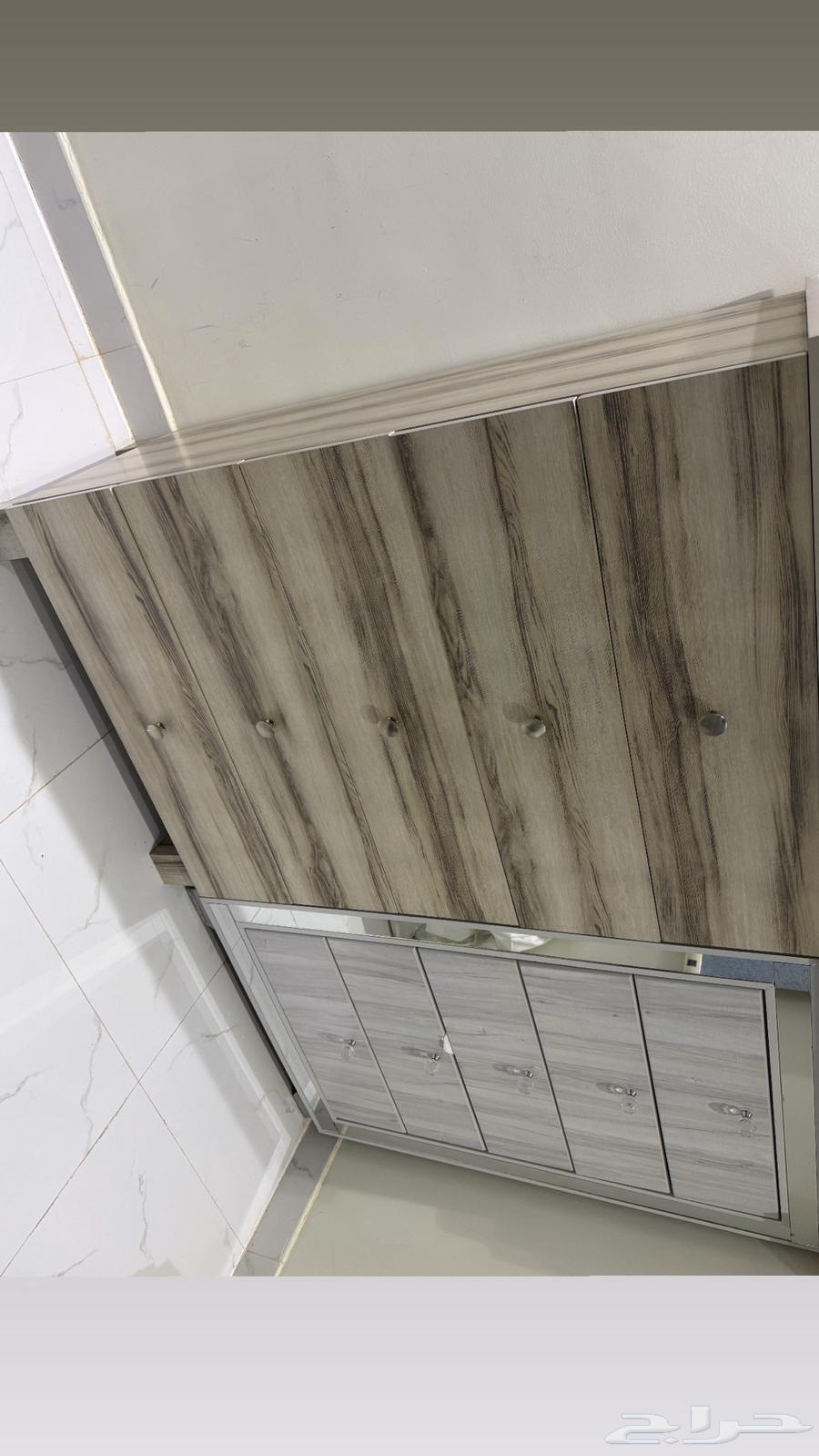 New and luxurious bedroom, lightly used and in excellent condition at a reduced price64425770593795111