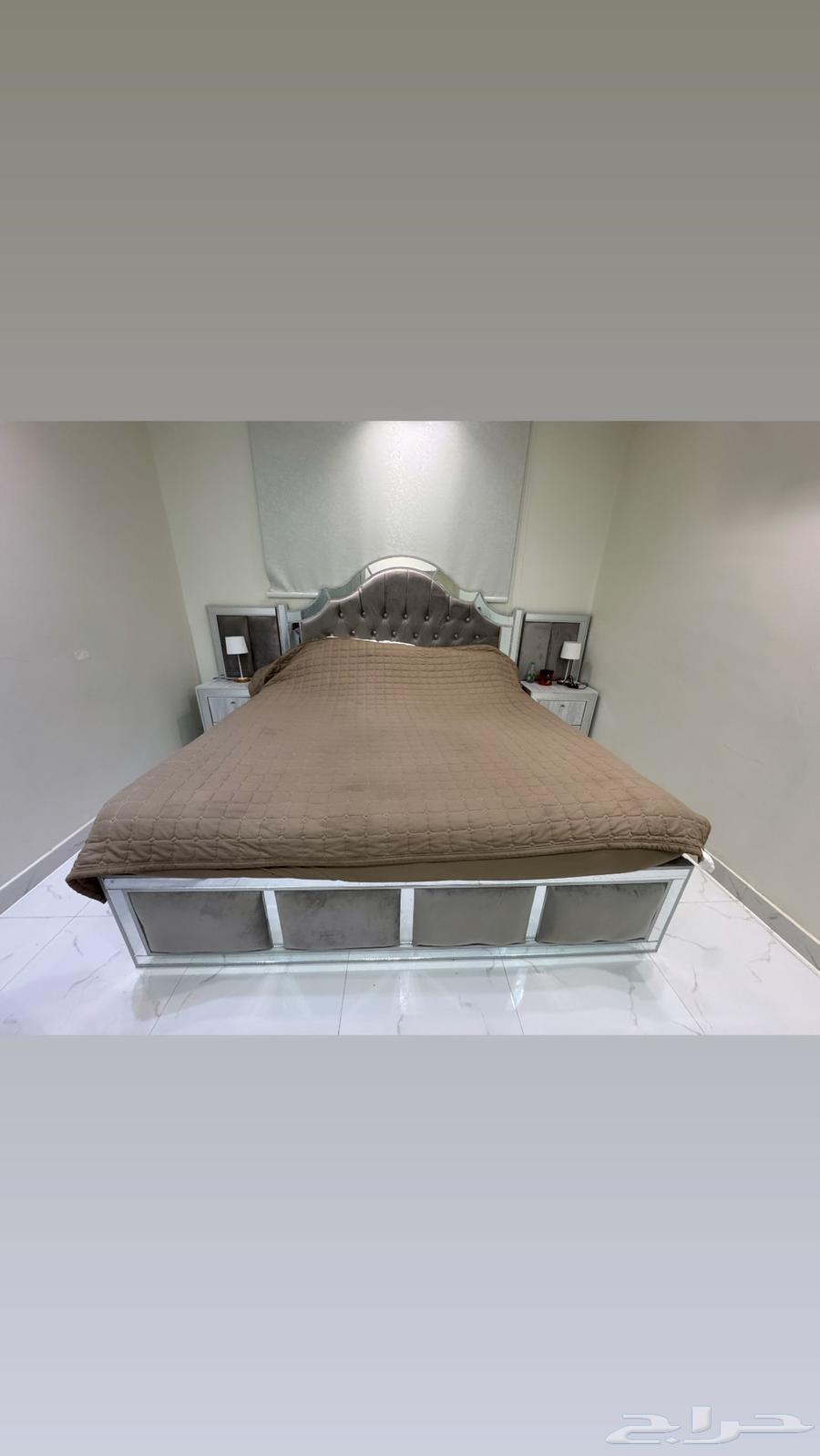 New and luxurious bedroom, lightly used and in excellent condition at a reduced price64425770593795110