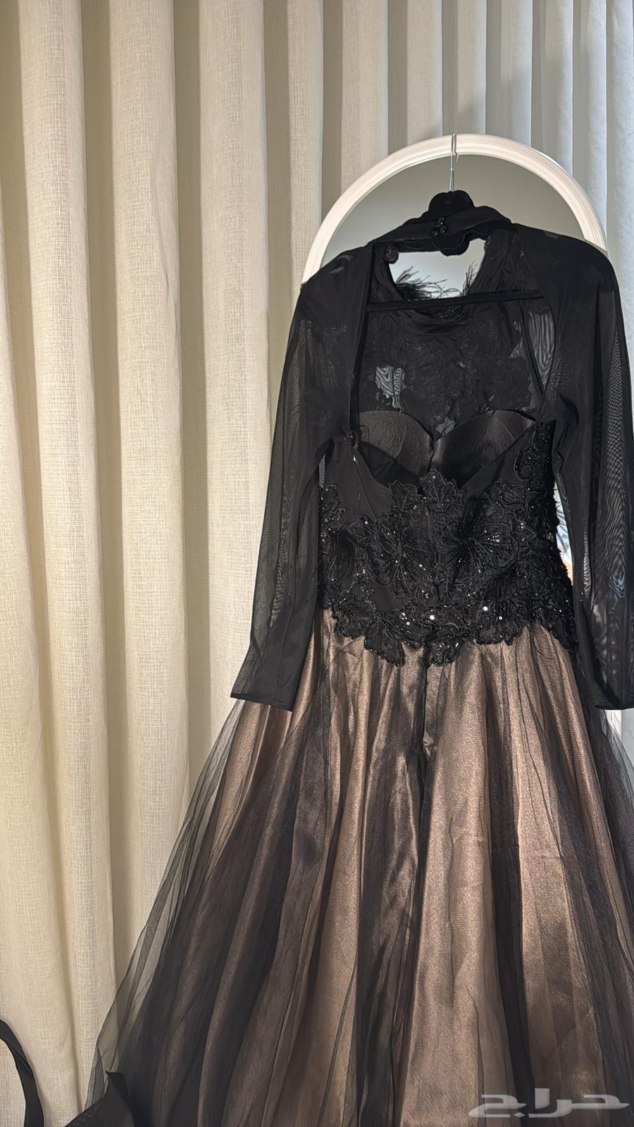 فستان جديد ولا لبسه من بوتيك في العليا مول64419412674305111