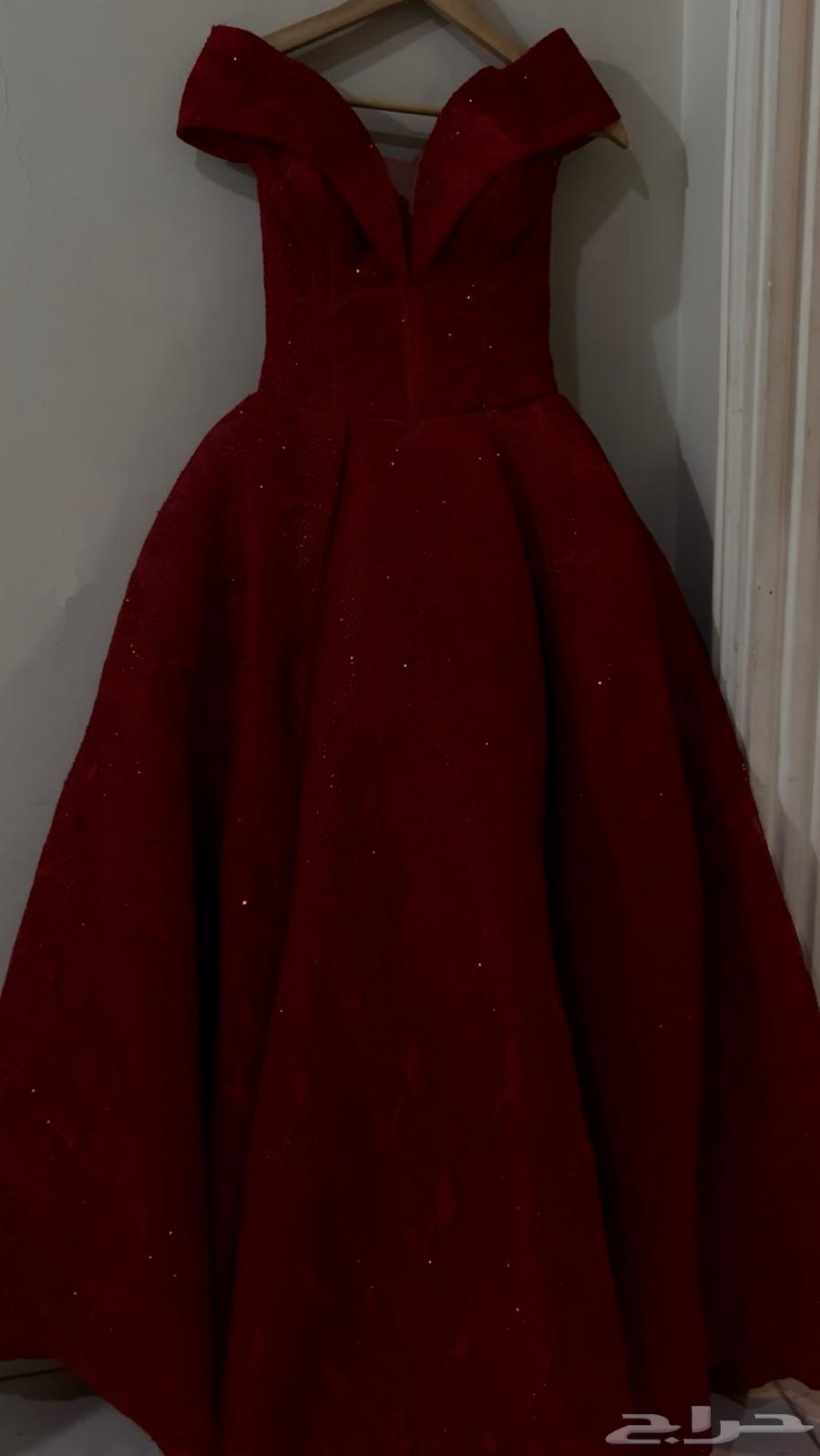 فستان سهره أحمر  فخم   مستخدم مرة واحدة فقط64422756194306110