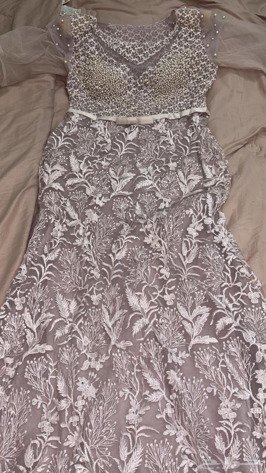 سبع فساتين كل فستان ب 50 ريال فقط64420067764993111