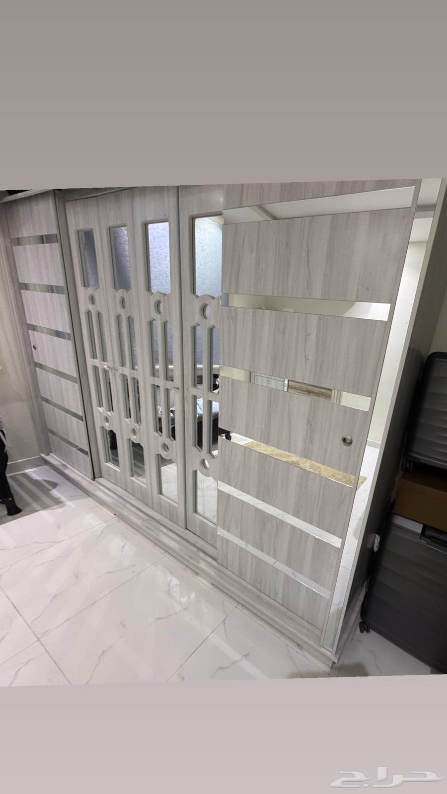 New and luxurious bedroom, lightly used and in excellent condition at a reduced price64425770593795112