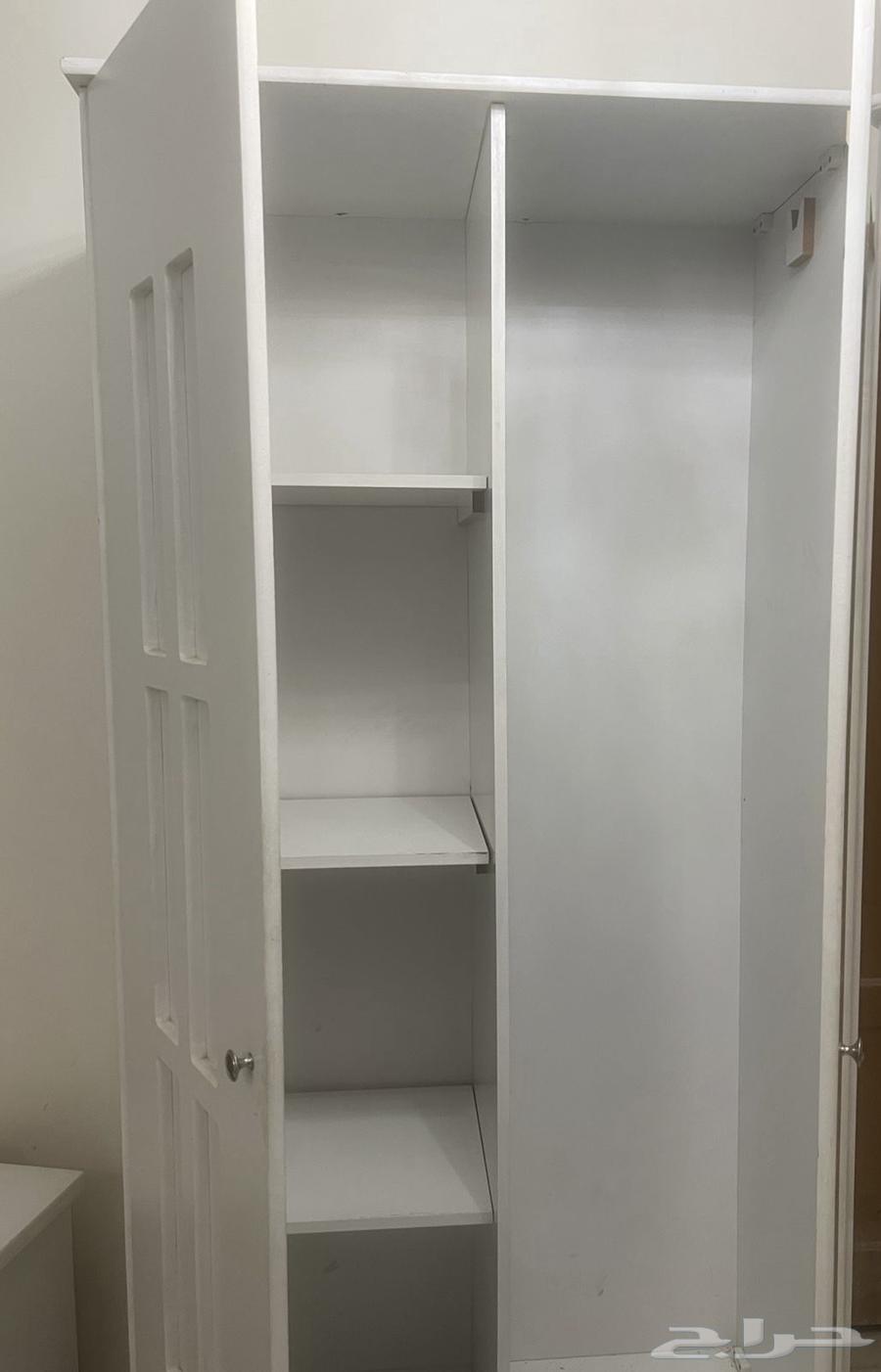 دولابين ملابس بحاله جدا  ممتازه64420472405377111