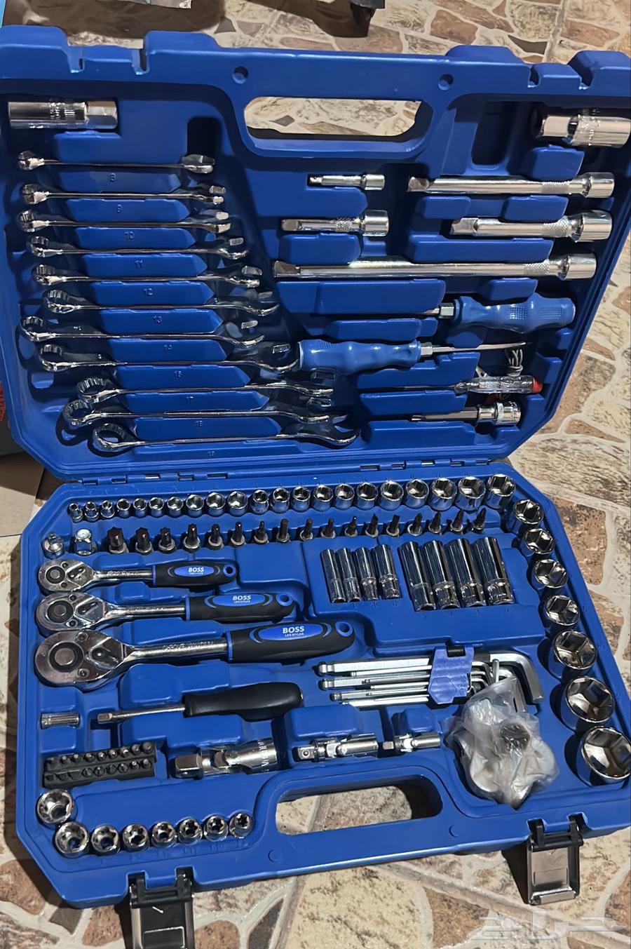 Several Boss64585167087874110