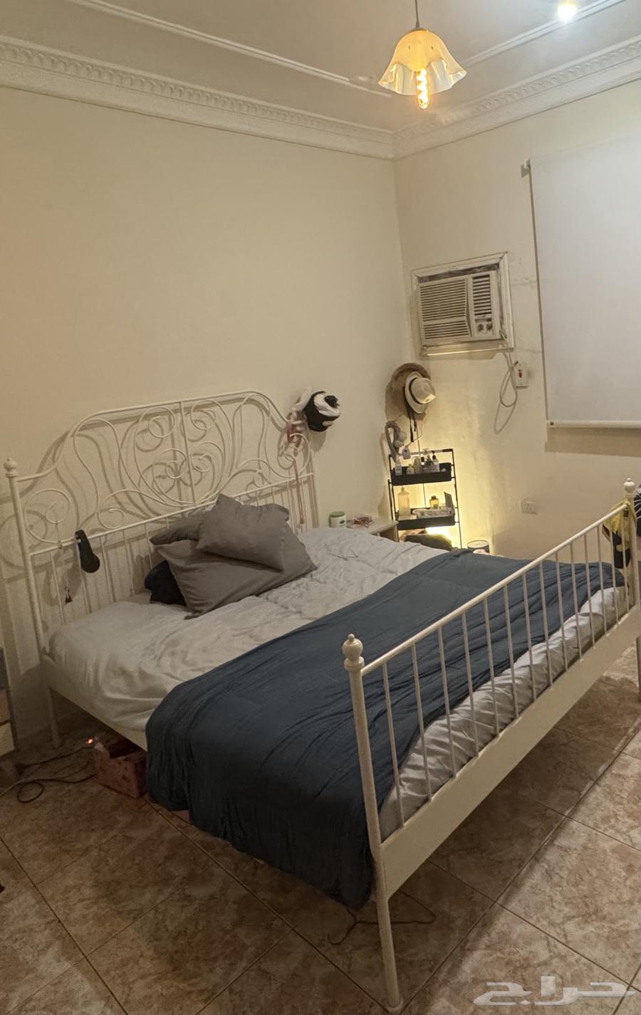 سرير نفرين كلاسيكي حديد مع المرتبة الخاصة به ب 900 ريال بس64422205351555112