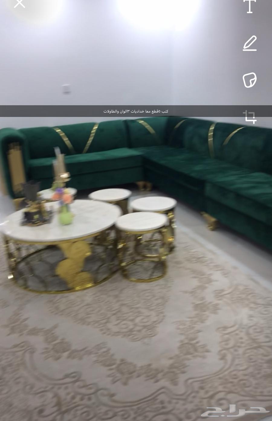 Sofa and table almost new64422137433729110
