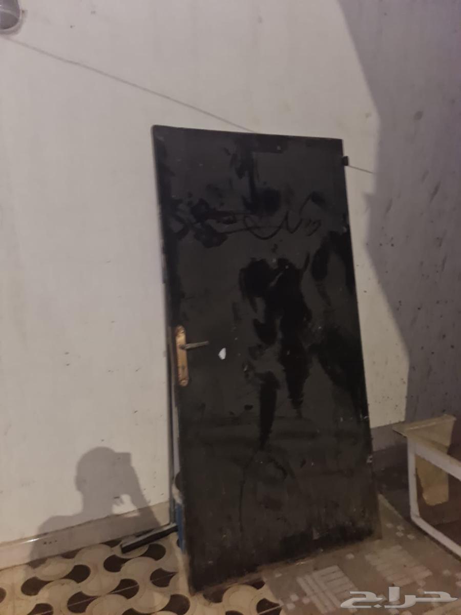 باب خشب وباب حديد64424815681794111